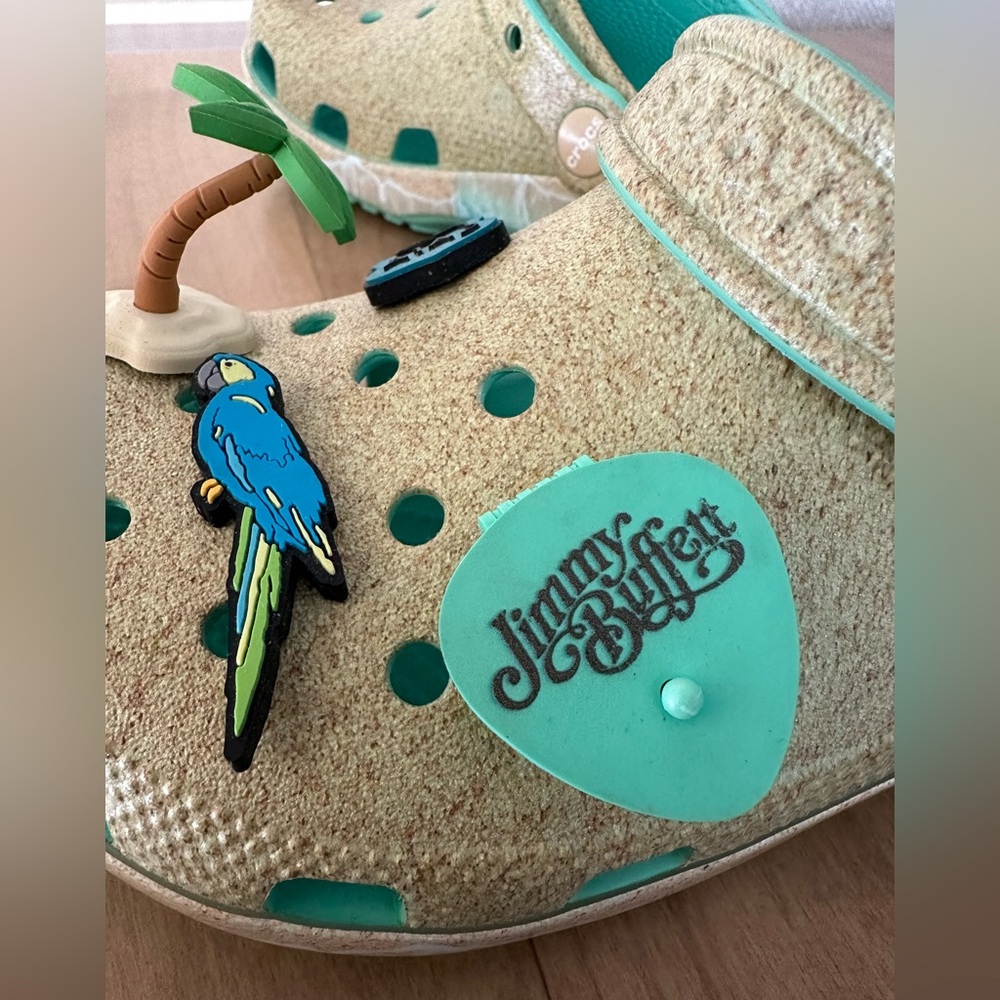 Crocs Unisex Classic Margaritaville Clog. B13 - Picture 6 of 8